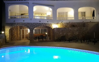 Schöne, geräumige Villa im mediterranen Stil mit großen Terrassen.